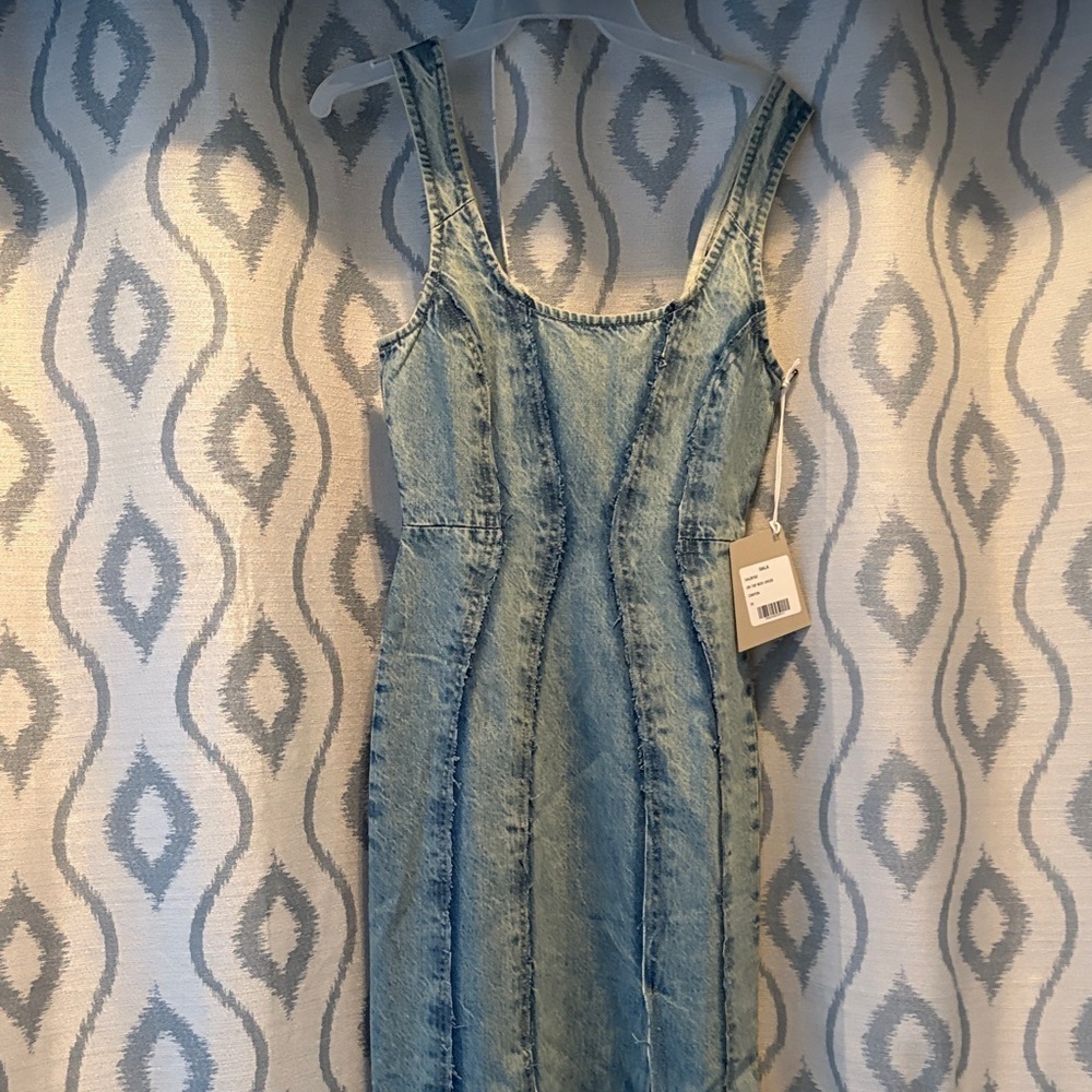 Contouring Light Blue Maxi Denim Dress - Picture 11 of 11